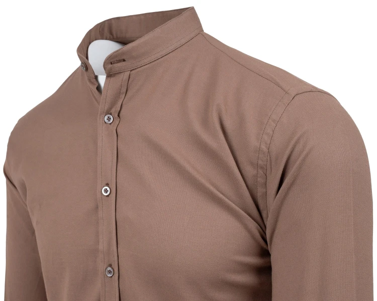 elegancka-koszula-meska-slim-fit-ze-stojka-brazowa-5.jpg