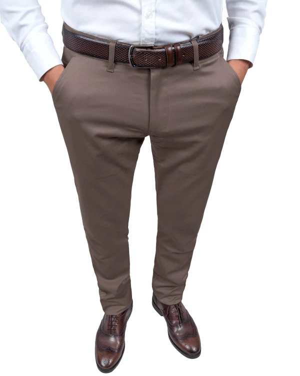 Spodnie męskie Slim Fit kawowe brązowe – widok z przodu