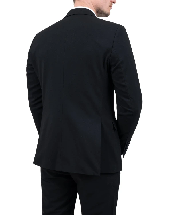 Czarna marynarka męska Slim Fit – widok od tyłu na modelu