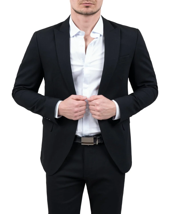Marynarka męska czarna Slim Fit – widok z przodu na stojącym modelu
