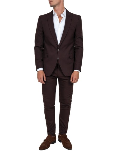 Garnitur męski brązowy Slim Fit – widok z przodu w pełnej stylizacji
