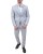 Model w jasnoszarym garniturze Slim Fit – elegancka sylwetka w całości