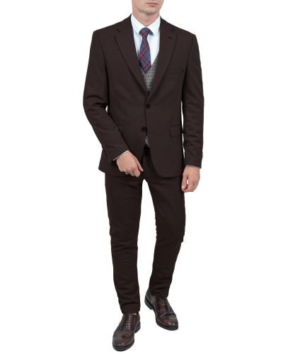 Garnitur męski brązowy slim fit – elegancki krój i detale