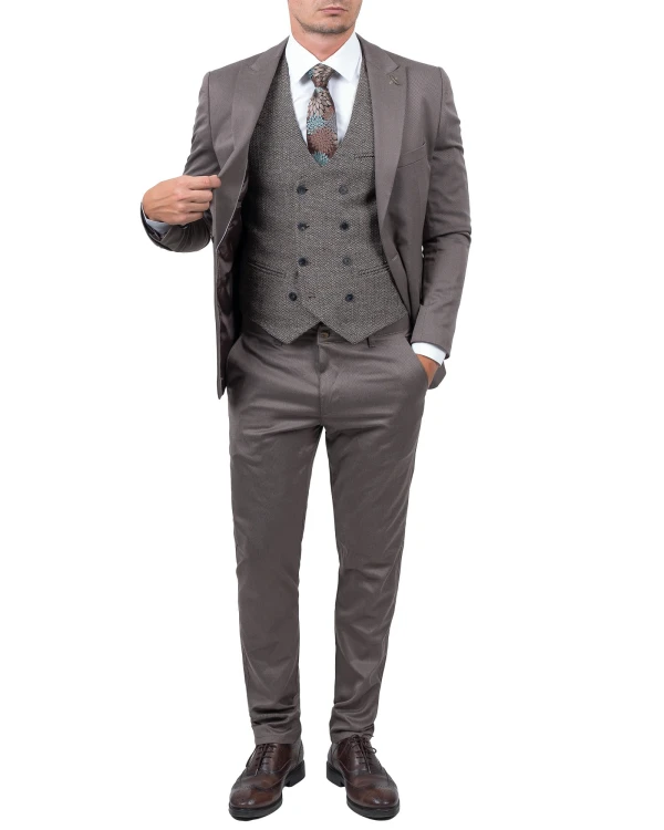 kamizelka-meska-do-jeansow-elegancka-brazowa-dwurzedowa-11.jpg