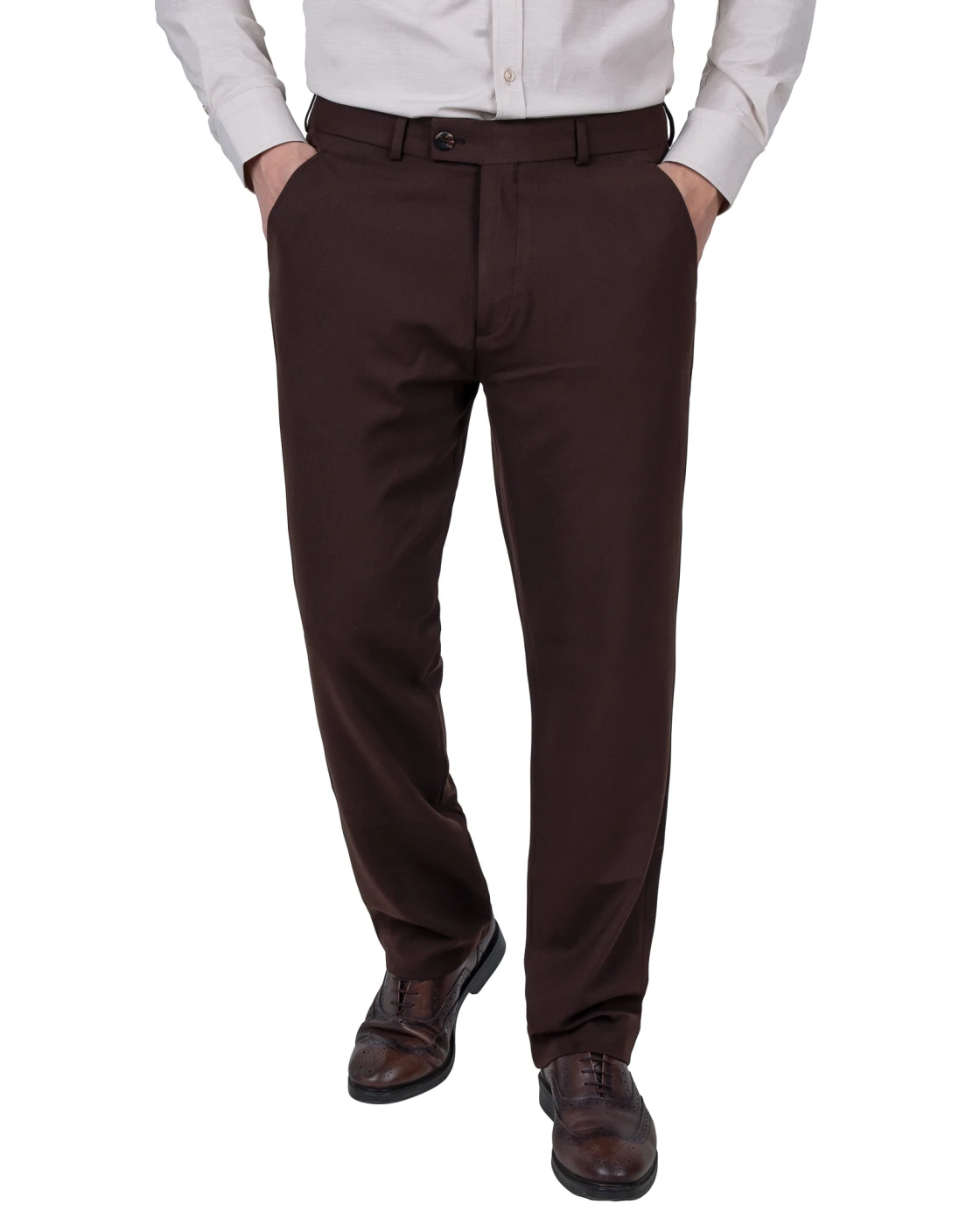 Brązowe spodnie męskie wizytowe o kroju regular – widok z przodu.