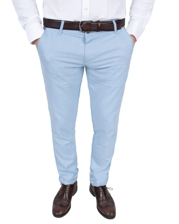 Błękitne spodnie męskie slim fit - widok z przodu z paskiem, Szafler