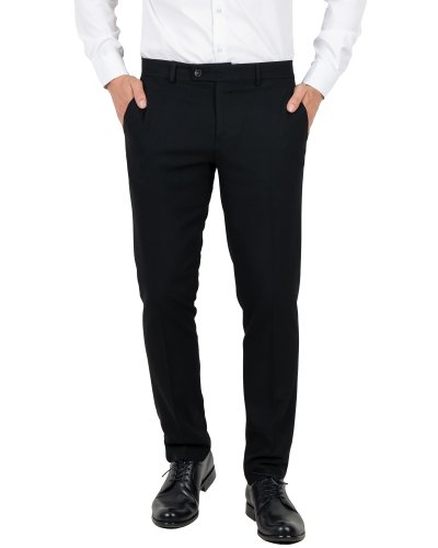 Czarne spodnie męskie w kant slim fit - sylwetka z przodu, ręce w kieszeniach, Szafler
