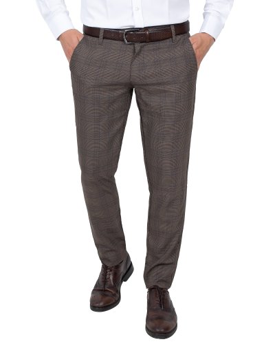 Spodnie męskie brązowe w kratę Slim Fit - cała długość z przodu, ręce w kieszeniach, Szafler
